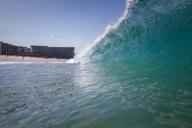 Los cubos al fondo: foto en Donostia-San Sebastián