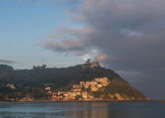 Luna llena sobre igueldo