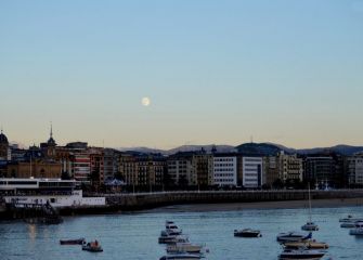 Luna llena en San Sebastián
