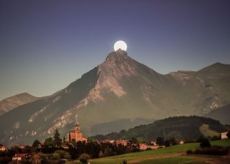 Luna llena sobre Txindoki