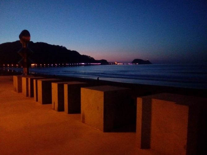 LUZ BRUJA: foto en Zarautz