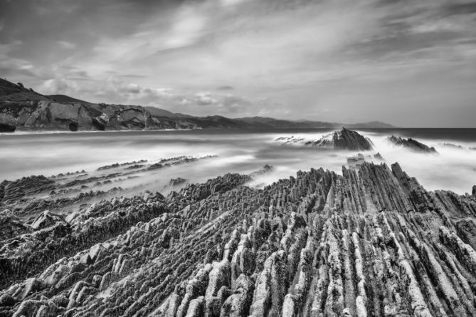 Mirando al mar: foto en Zumaia