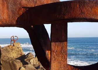 "Y miro a través del Peine"