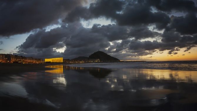 Noche en la Zurriola: foto en Donostia-San Sebastián