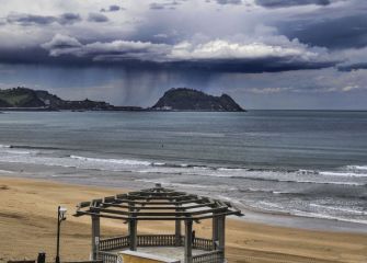 Nubes cargando el agua del mar 