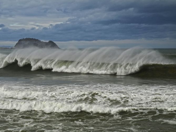 La ola y el Ratón : foto en Zarautz