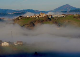 Olaberria saliendo de la niebla