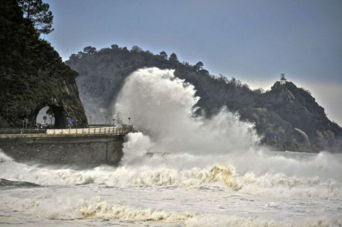 Olas gigantes : foto en Getaria