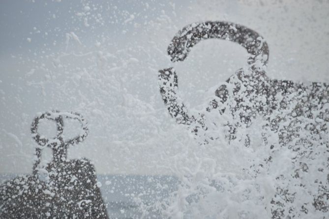 OLEAJE EN EL PEINE DE LOS VIENTOS.: foto en Donostia-San Sebastián