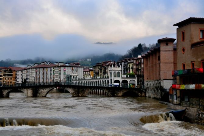 Oria ibaia eta Tolosa.: foto en Tolosa