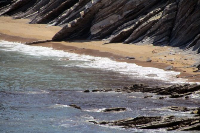 orilla quebrada: foto en Zumaia