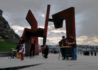 Oteizaren eskultura girotua