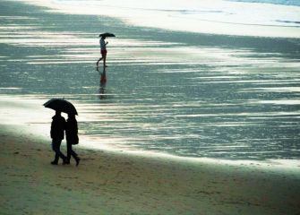 paseando bajo la lluvia