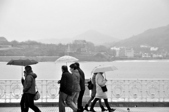 Paseando por la niebla.: foto en Donostia-San Sebastián