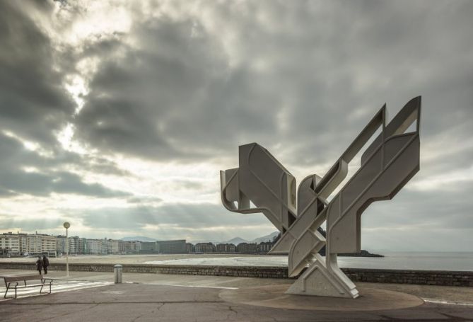 "Paz-eando": foto en Donostia-San Sebastián