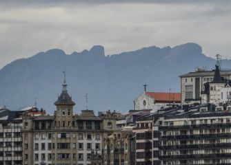 Peñas de Aya sobre Donostia