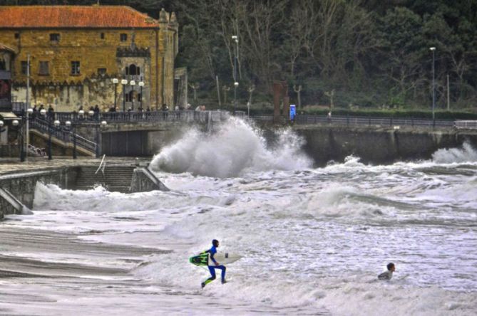 A por las olas !!!!!!!: foto en Zarautz