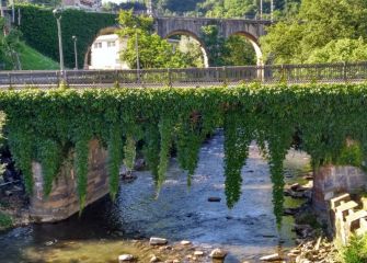 Puente sobre el Leizarán