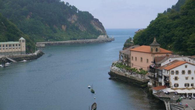 Puerto de Pasajes: foto en Pasaia