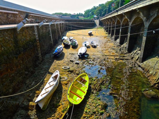 Puerto  de Zarautz con las mareas vivas : foto en Zarautz