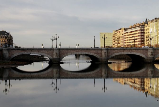 Reflejos: foto en Donostia-San Sebastián