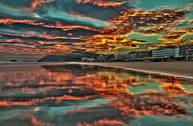 Reflejos al amanecer : foto en Zarautz