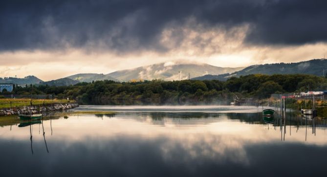 Reflejos del Bidasoa: foto en Hondarribia