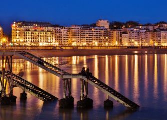Reflejos nocturnos en la Concha