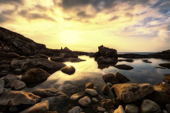 Rocas reflejadas: foto en Hondarribia