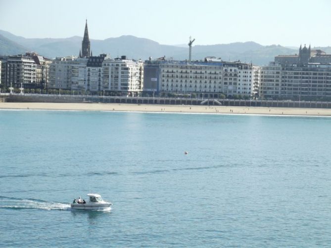 San Sebastián desde la bahía: foto en Donostia-San Sebastián