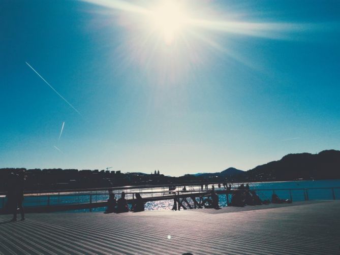 Siluetas y estelas.: foto en Donostia-San Sebastián