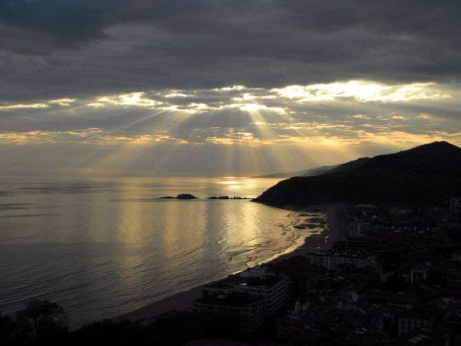 SOL ESCONDIDO: foto en Zarautz