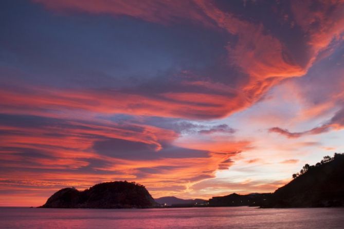 Sua sagu gainean: foto en Getaria