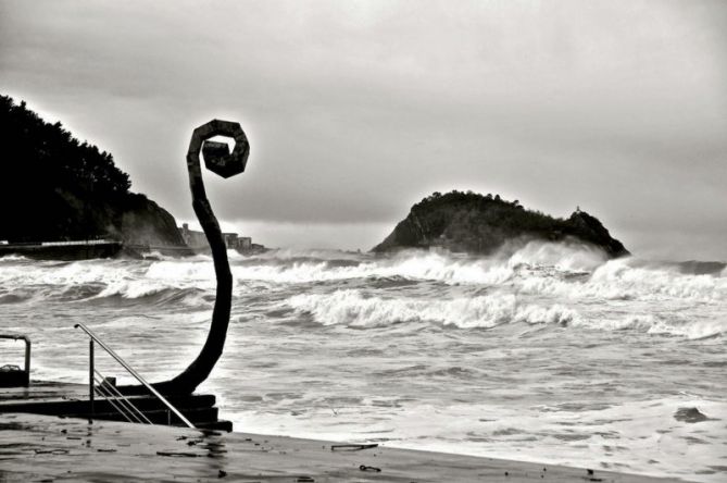 Temporal de olas en la playa de Zarautz : foto en Zarautz