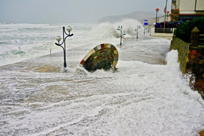 Temporal en la playa de Zarautz : foto en Zarautz