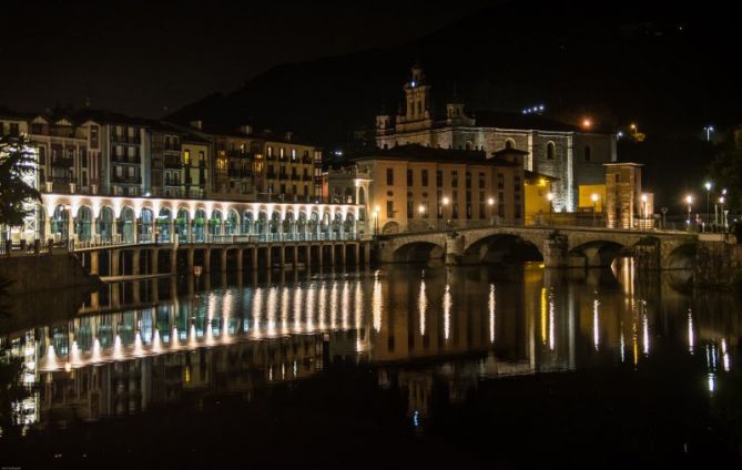 Tinglado, puente y mercado.: foto en Tolosa