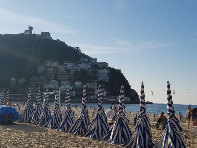 Toldos en Ondarreta : foto en Donostia-San Sebastián