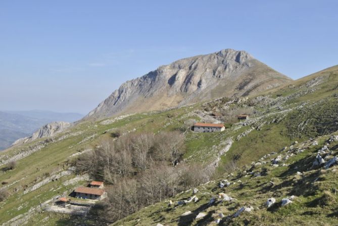 Txindoki magaleko bordak: foto en Abaltzisketa