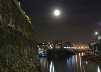 Una noche en el puerto