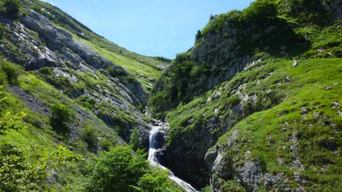 Urjauzia-Cascada en Amezketa: foto en Amezketa