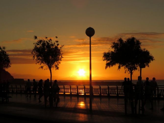 Zurriola sunset: foto en Donostia-San Sebastián