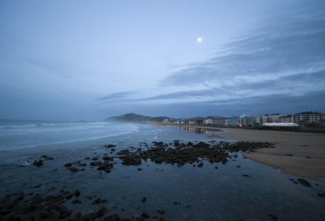 Anochecer en playa de Zarautz: foto en Zarautz