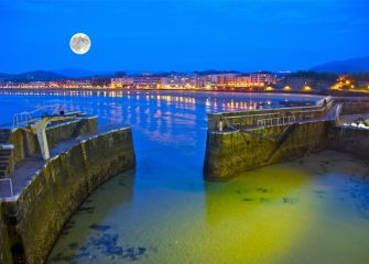 Atardecer con la Luna llena 