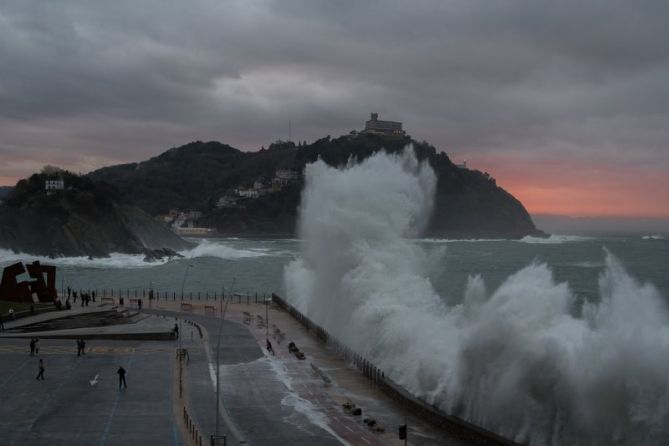 Atardecer de olas: foto en Donostia-San Sebastián