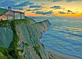 Atardecer en playa Itzurun 