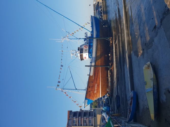 Barco: foto en Hondarribia