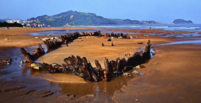 Barco Alemán Gustav : foto en Zarautz