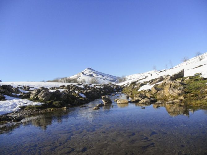 Campas de Monte Urbia.: foto en Oñati