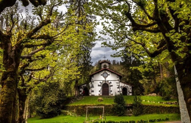 Hermita de Artikutza: foto en Aia