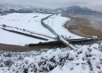 Paisaje de Zarautz con nieve 